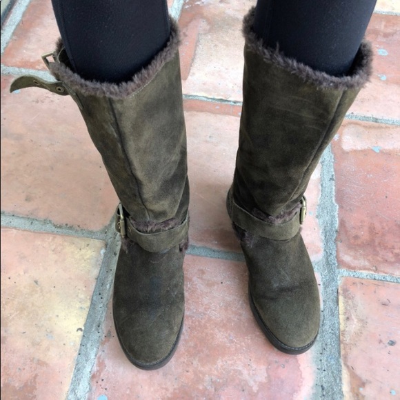 Fleece lined Guess Uggs - Picture 2 of 5